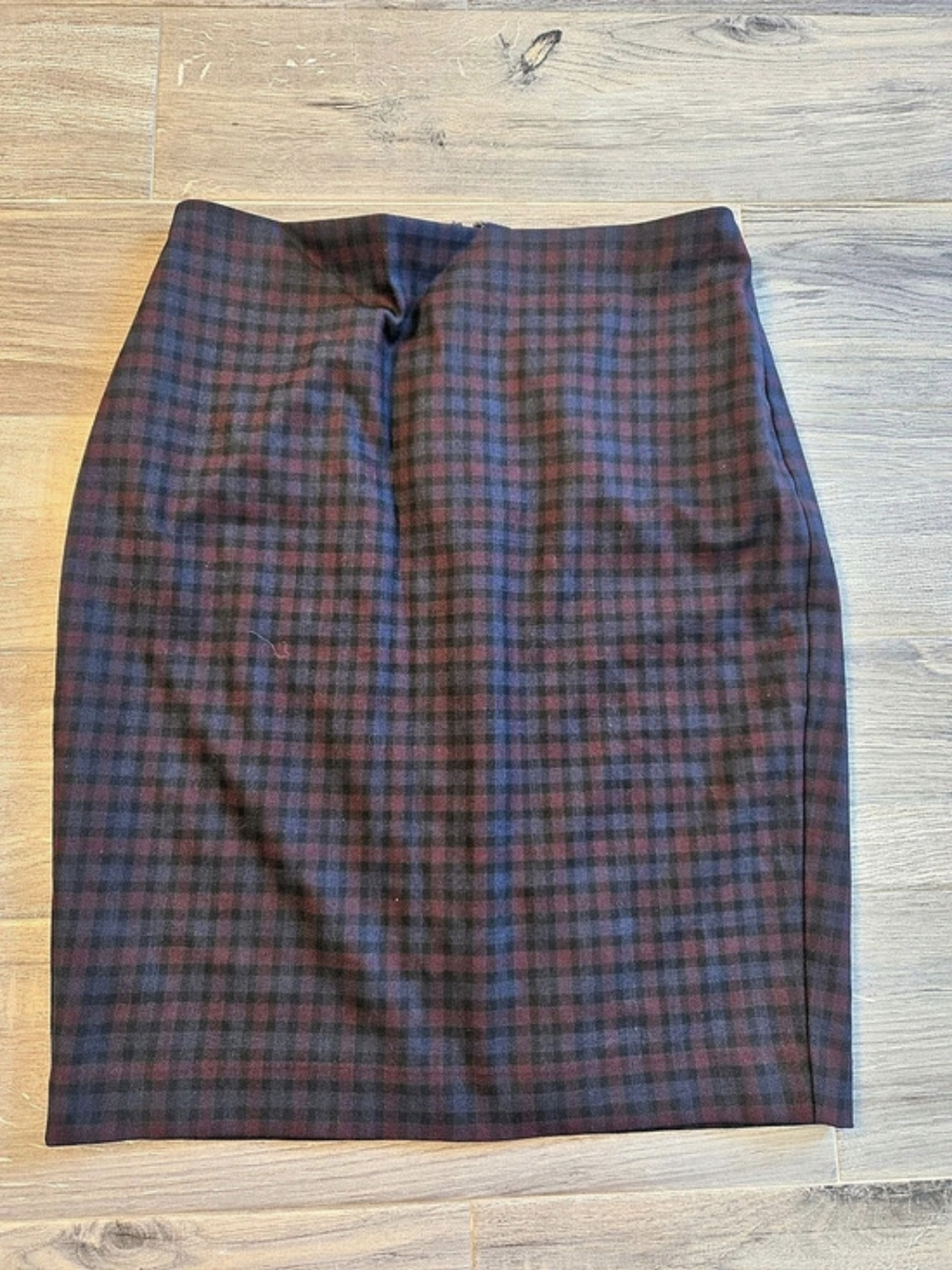 EXPRESS Plaid Pencil Skirt in Blue & Red Size 8 Like New